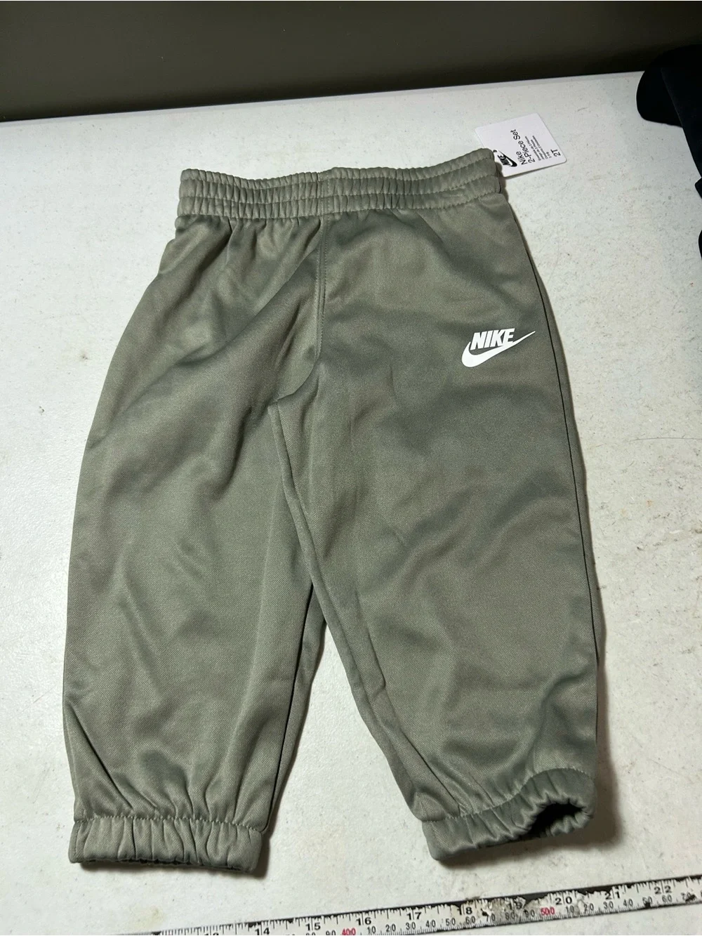 New Nike Kids Green Hoodie with Black and Gray Joggers Set new with tags 2T boys